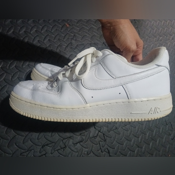 Nike Air Force White Men Sneakers - Picture 5 of 11